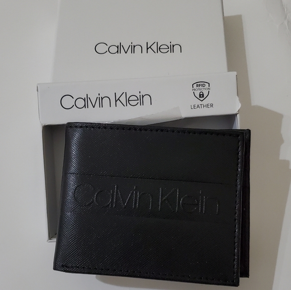 🤩New in box authentic Calvin Klein genuine leather Mens black wallet - Picture 2 of 9